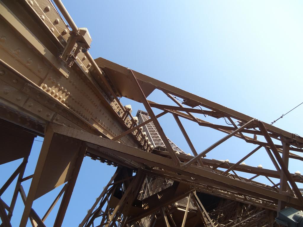 2013_08_Paris_b_Tour_Eiffel (1).JPG